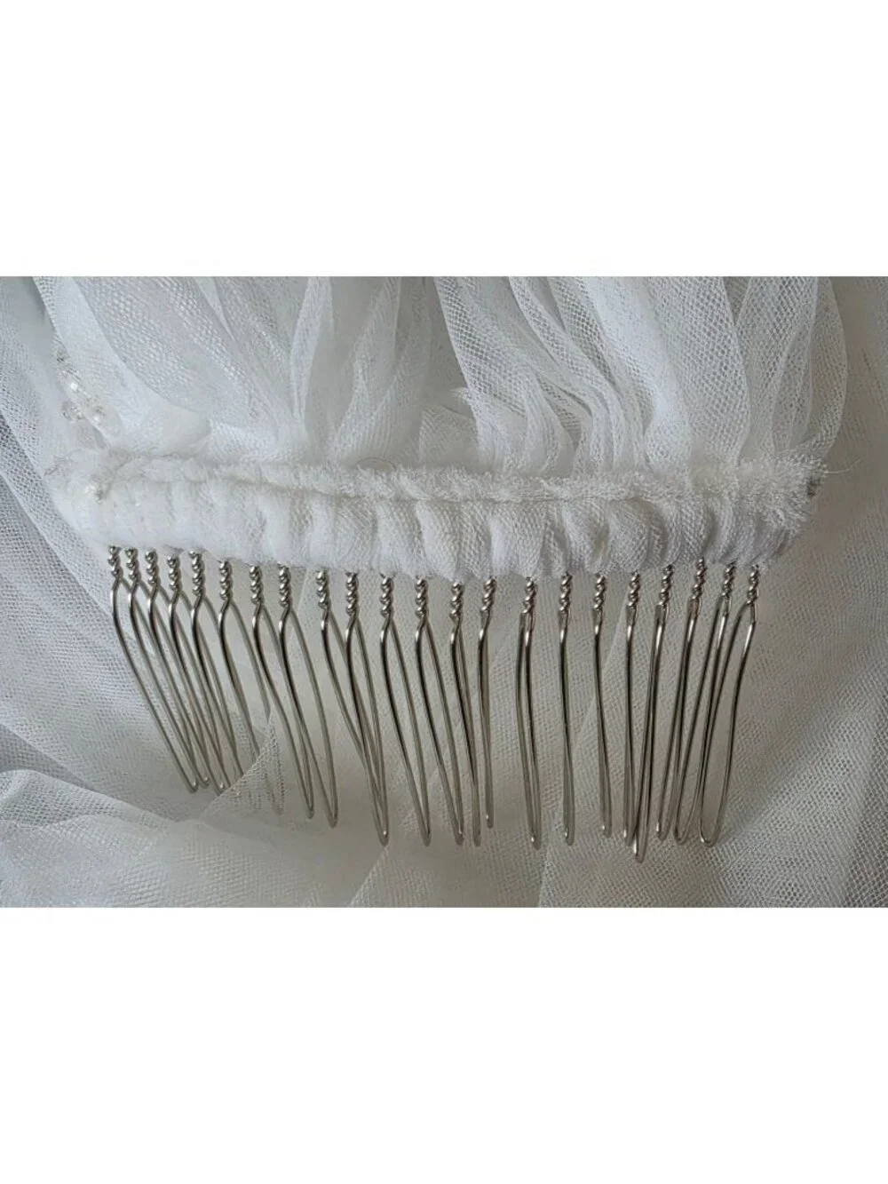39” Pearl & Silver-Lined Beaded Edge Bridal Wedding Veil – Single Tier with Meta